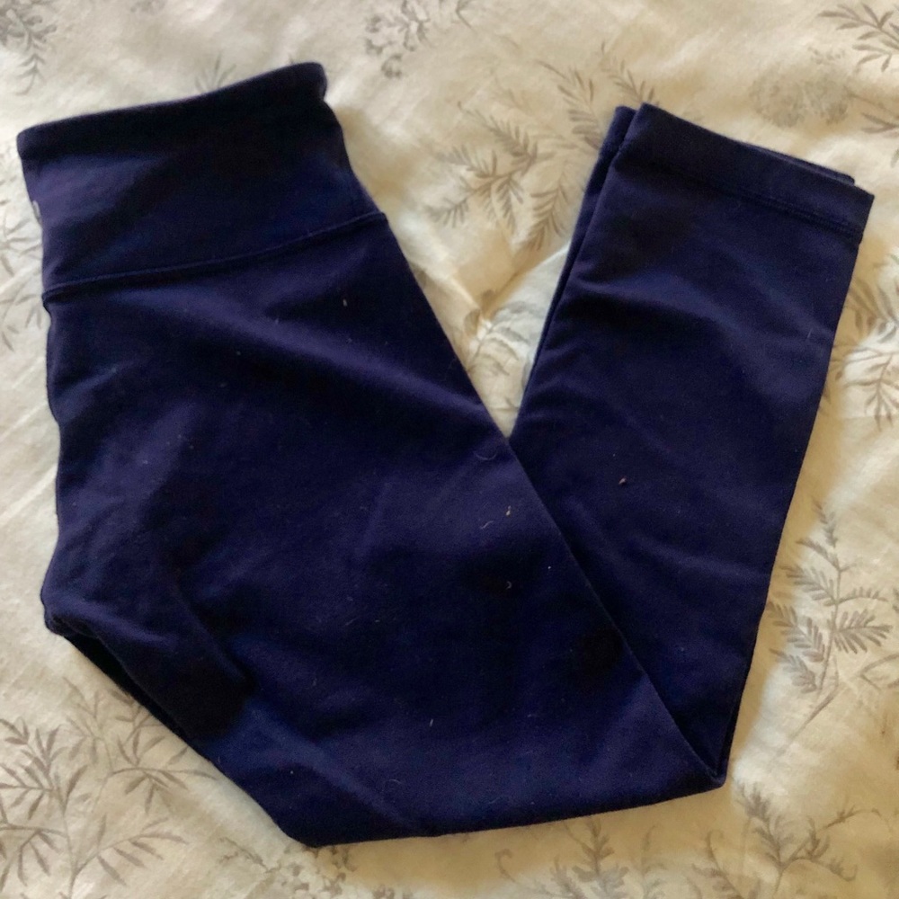 Lululemon Sz 4 Dark Purple Crops